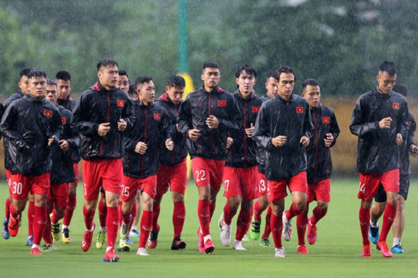 HLV Park Hang-seo trieu tap danh sach, dau la guong mat moi?