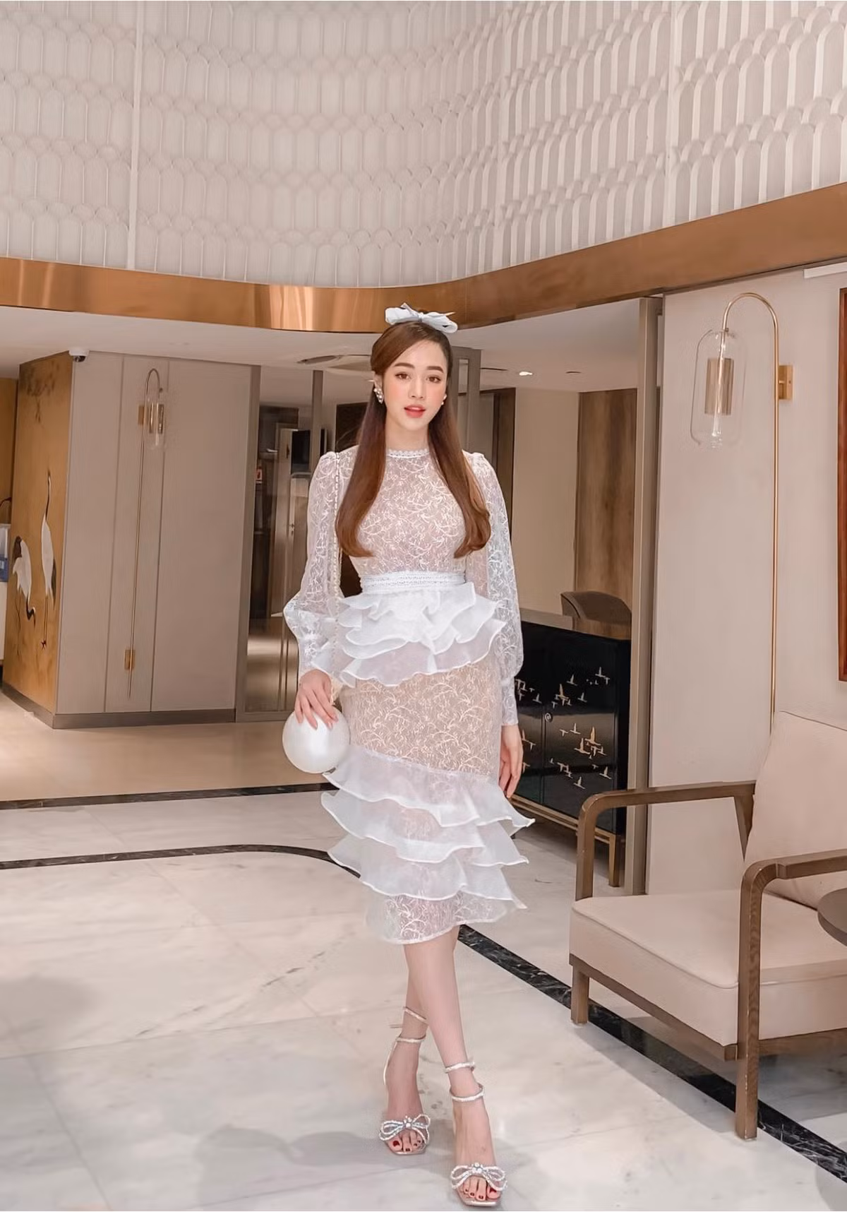 Không chỉ sở hữu nhan sắc ngọt ngào, cuốn hút mà thân hình nóng bỏng, quyến rũ của Hằng Habi mới là "vũ khí" khiến bao trái tim muốn "yêu ngay từ cái nhìn đầu tiên".