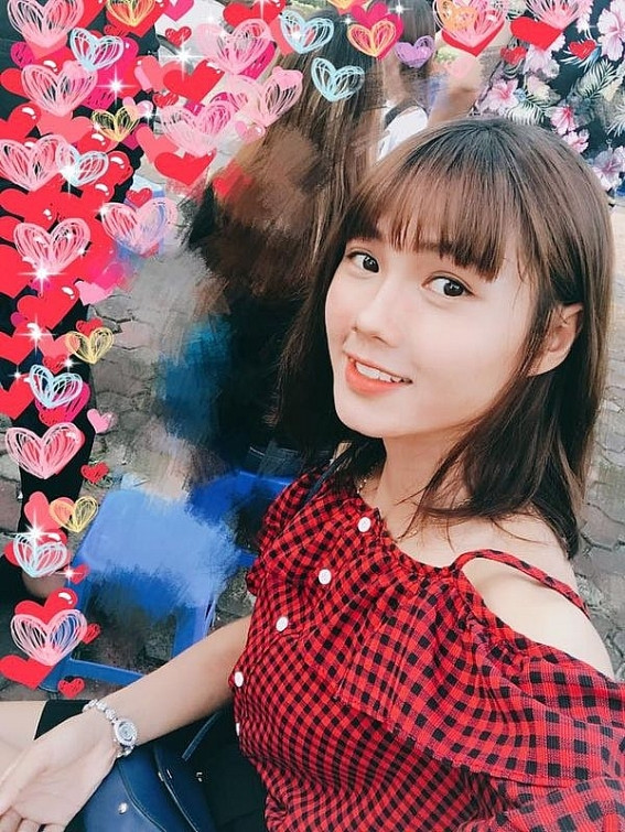 Hơn nữa, cô nàng lại chơi ở vị trí hậu vệ cần sự mạnh mẽ, không ngại va chạm cùng tinh thần thi đấu máu lửa.