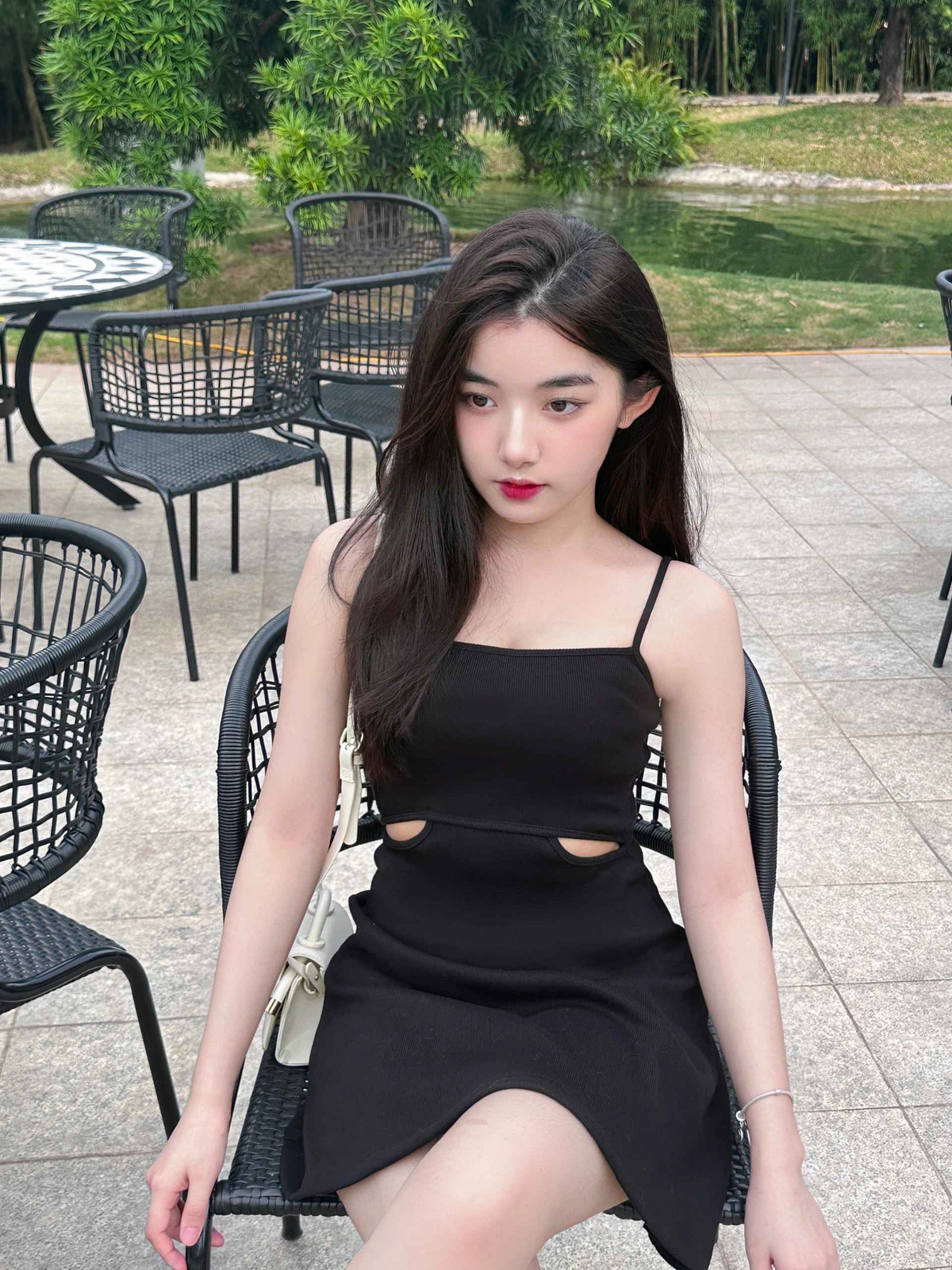 Sau động thái này, Quỳnh Trương và Quỳnh Như đã có động thái khá trái ngược nhau. Từ đó đến nay, đã 10 ngày trôi qua nhưng Quỳnh Trương không ra video mới, dù vẫn đăng story. Về phần Quỳnh Như đăng clip đều đặn, bất chấp ý kiến trái chiều.