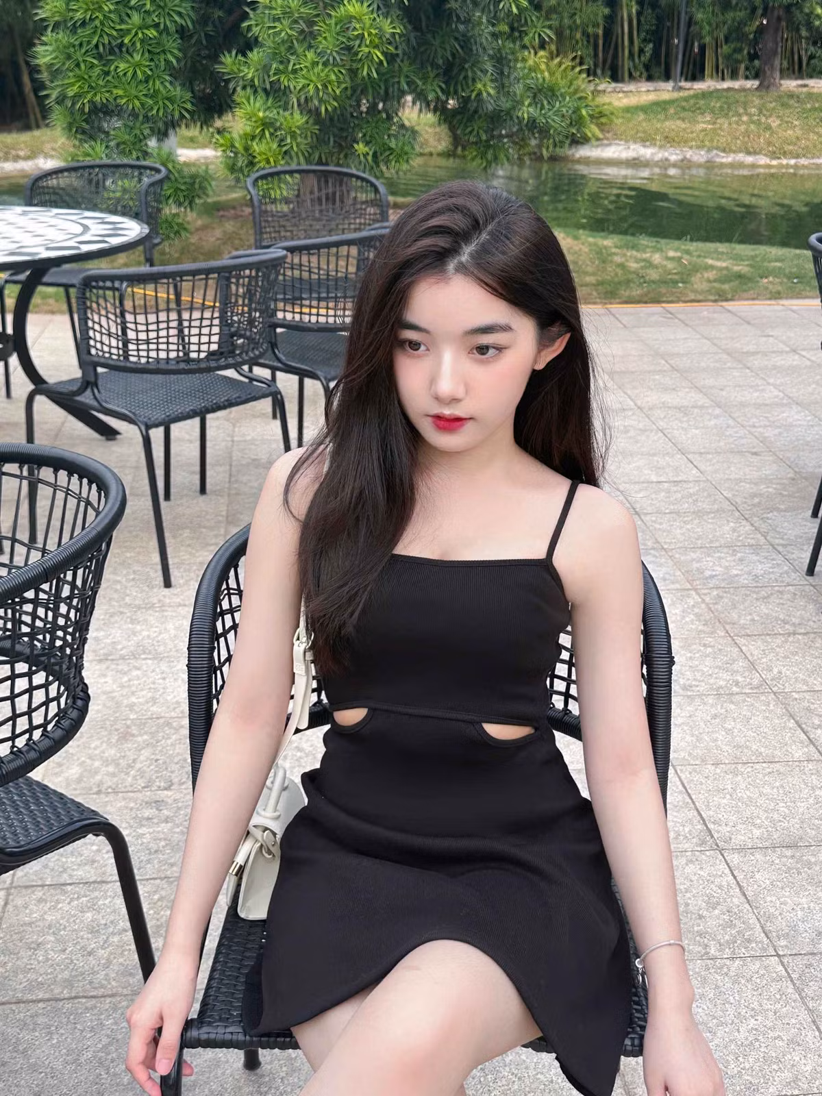 Sau động thái này, Quỳnh Trương và Quỳnh Như đã có động thái khá trái ngược nhau. Từ đó đến nay, đã 10 ngày trôi qua nhưng Quỳnh Trương không ra video mới, dù vẫn đăng story. Về phần Quỳnh Như đăng clip đều đặn, bất chấp ý kiến trái chiều.