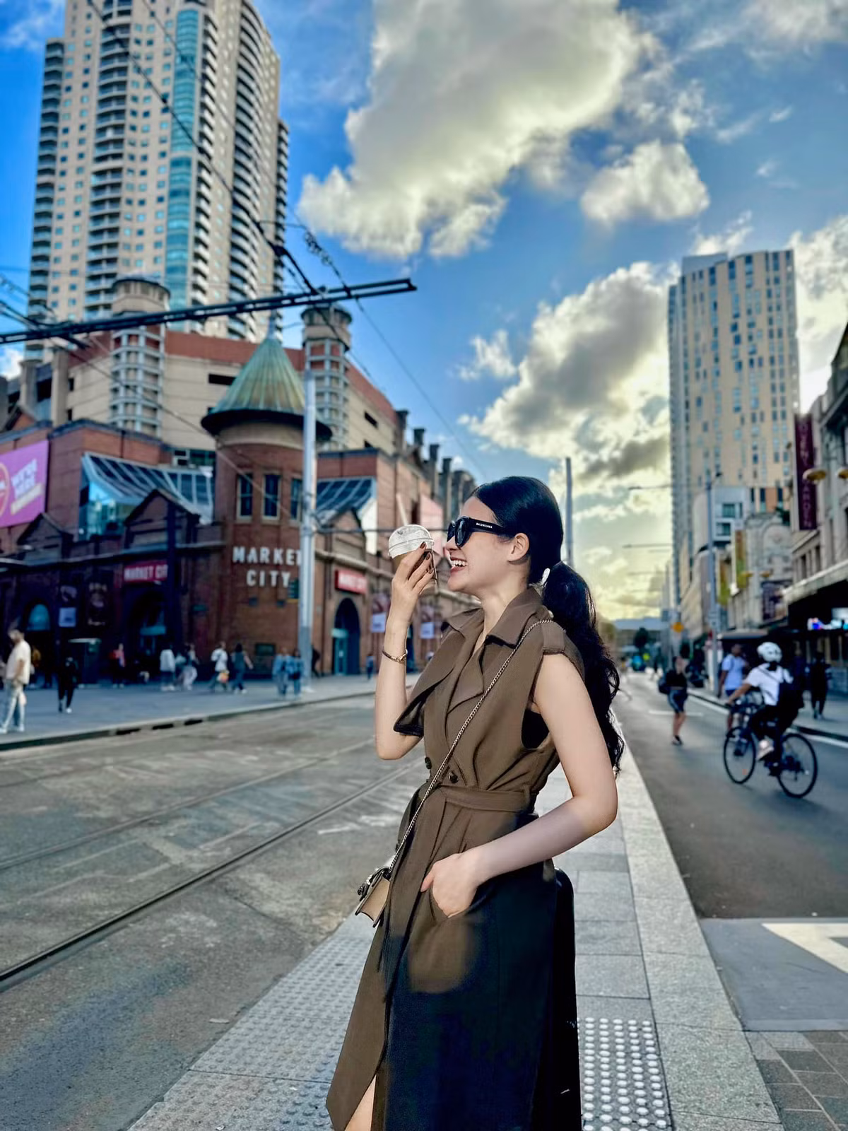 Sau tất cả, Trâm Anh cho biết vì mình thực sự đam mê và yêu công việc này nên cô sẽ còn bay, còn gắn bó với bầu trời cho đến khi không ai cho làm nữa mới thôi.