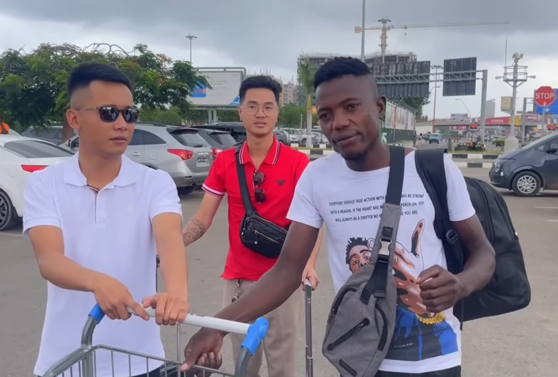 Vốn là người yêu thích và am hiểu ẩm thực Việt, từng thưởng thức nhiều món Việt mà khách Tây cũng “toát mồ hôi” như trứng vịt lộn, mắm tôm,… nhưng Lindo không giấu nổi biểu cảm hoang mang, e sợ.