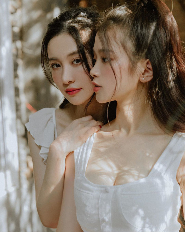 Sau khi liên tục "nhá hàng", mới đây Linh Ka lại thêm một lần nữa khiến cho các fan phải cực kỳ chú ý sau khi bộ ảnh “chị chị em em” cùng với Jun Vũ.