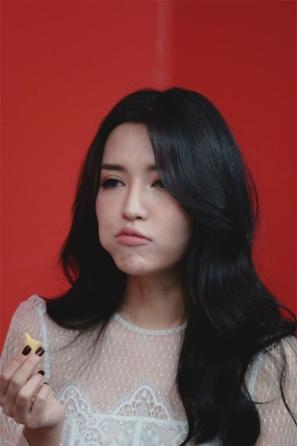 Bích Phương vẫn cực xinh đẹp trong khoảnh khắc được fan chụp lại.