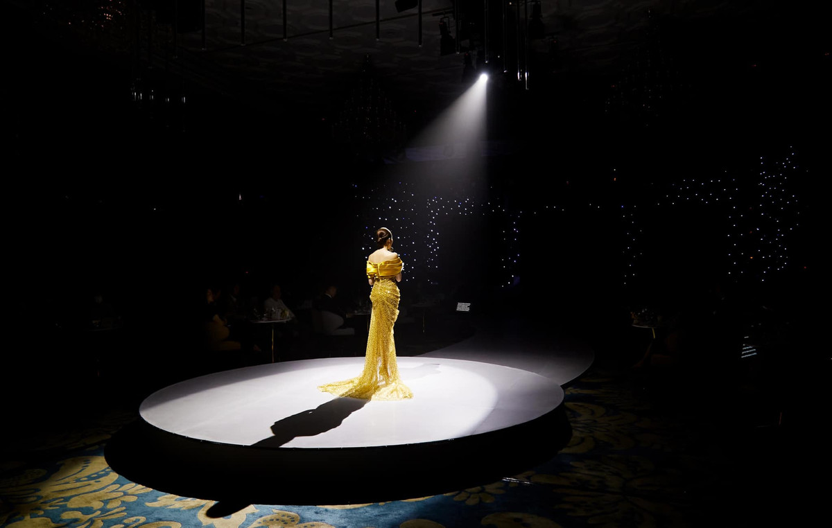 Và để tự tin diện các trang phục đặc biệt gợi cảm, Thanh Huyền đã rất chăm chỉ rèn luyện vóc dáng. Được biết, cô là tín đồ của bộ môn gym nhiều năm nay.