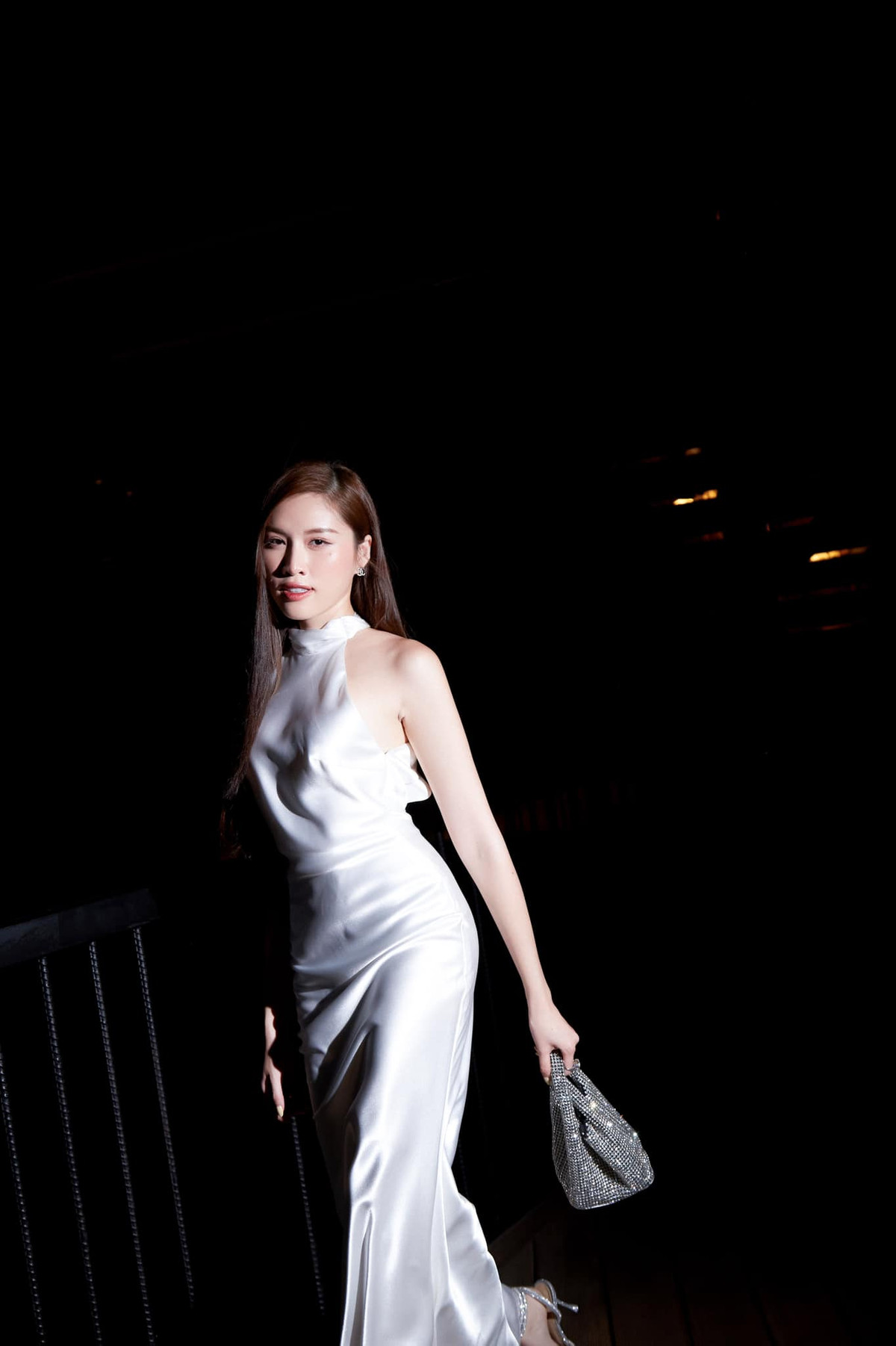 Ngoài đời, Thanh Thanh Huyền cũng ghi dấu với nhan sắc nổi bật. Cô sở hữu gương mặt xinh đẹp cùng body nuột nà kèm số đo 84-60-89 (cm) và đặc biệt là cặp chân dài đến 1,1m.