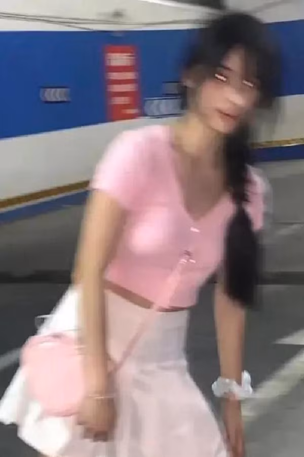 Biết bao anh chồng đã từng khiến vợ “cạn lời” rồi đến tức giận vì những bức hình xấu, hay những chàng trai làm bạn gái mình đang hào hứng vui vẻ lại bực đến mức muốn đường ai nấy đi vì khả năng chụp ảnh có hạn.