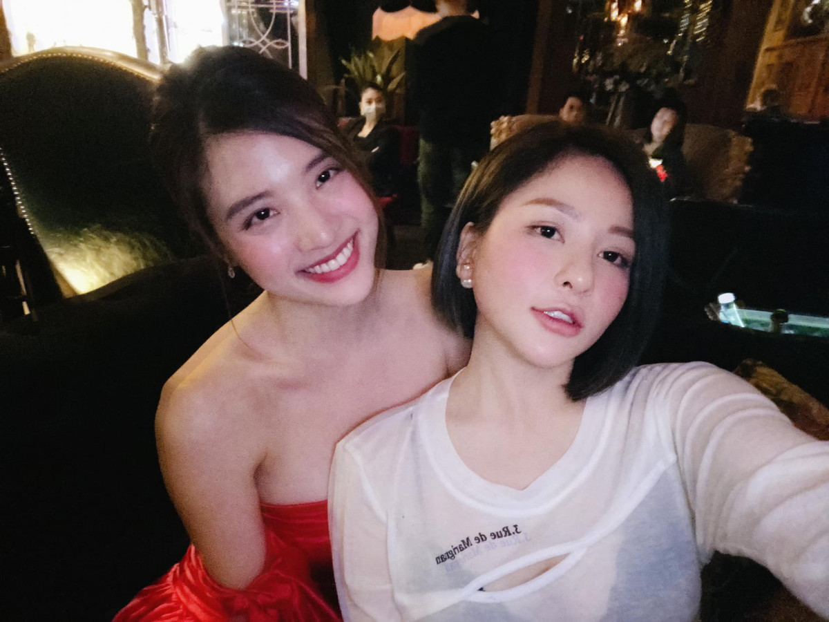 Giữa tháng 4/2019, khắp các diễn đàn mạng xã hội liên tục xôn xao về clip nóng được cho là của Trâm Anh. Ồn ào ảnh hưởng không nhỏ đến sự nghiệp của hot girl sinh năm 1996.