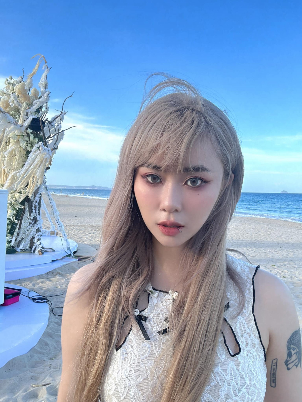 Sau khi những video, hình ảnh mới được chia sẻ của MisThy, cư dân mạng tích cực đổ về tương tác: hàng ngàn lượt thích, bình luận và chia sẻ.