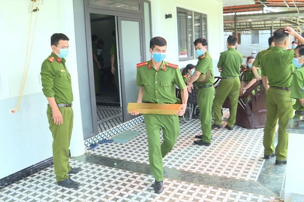 Thue duc 27 tan vang gia de lua dao hang chuc ty dong