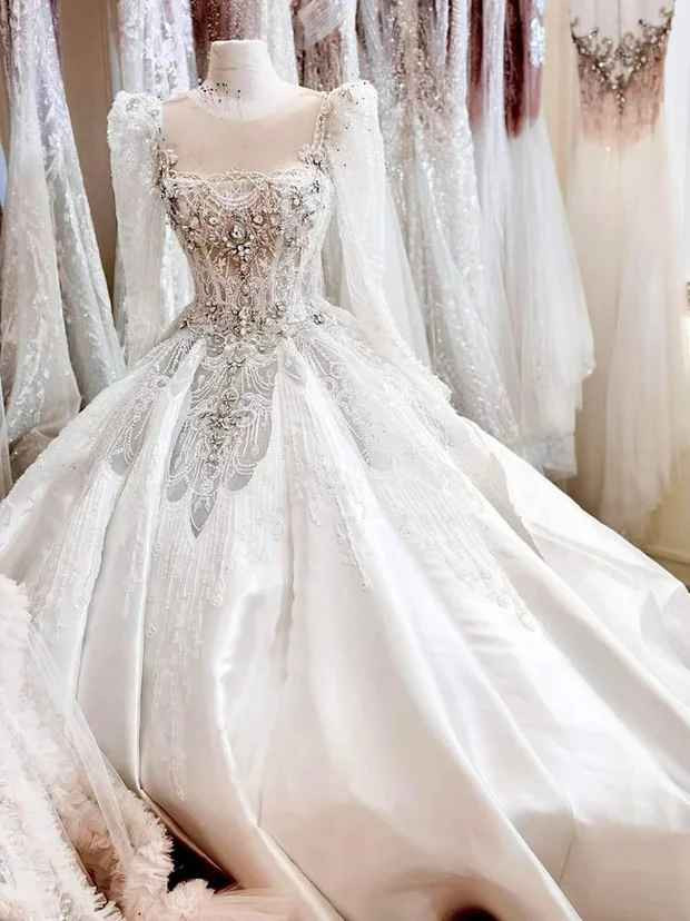 Bởi có lần Đoàn Di Băng chia sẻ, mức lương mà Thiên Kim nhận được mỗi tháng khi làm việc tại gia đình nữ đại gia quận 7 lên đến 120 triệu đồng.