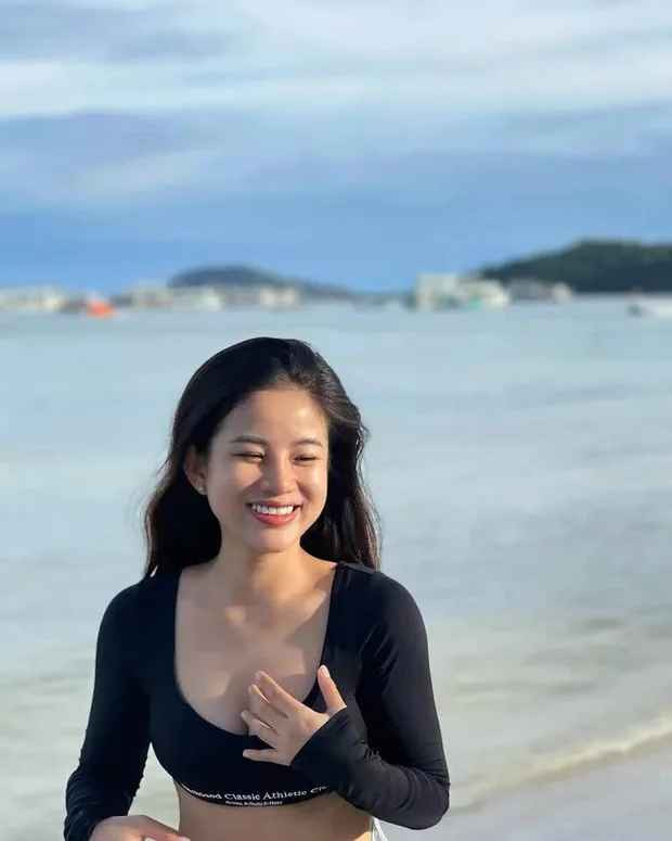 Hành động của Đoàn Di Băng khiến nhiều người vô cùng ngưỡng mộ vì sự đối đãi mà nữ đại gia dành cho người làm của gia đình. Nhiều người hài hước bình luận: “Chỉ biết ước!”.