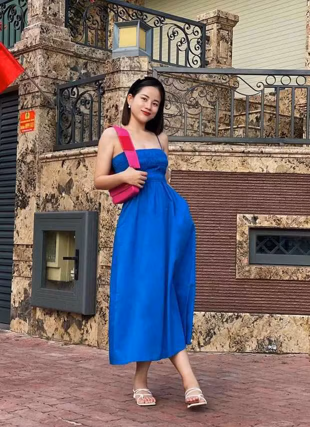 Những chiếc váy cưới của Thiên Kim đều được thiết kế sang trọng, lung linh, lộng lẫy.