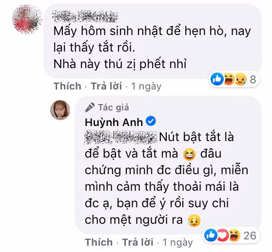 Mới đây, khi Huỳnh Anh một lần nữa tắt chế độ hẹn hò cùng Quang Hải và chia sẻ hình ảnh của cô lên Facebook đã có dân mạng vào mỉa mai: "Mấy hôm sinh nhật để hẹn hò, nay lại thấy tắt rồi. Nhà này thú vị phết nhỉ?".