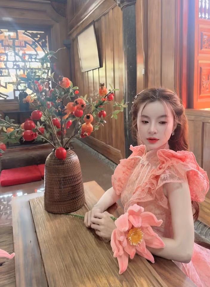 Không chỉ vậy, Mèo 2k4 còn thay đổi cách thức tiếp cận khán giả, mang đến những chương trình giao lưu thực tế, trò chuyện vui vẻ lấy lại thiện cảm.