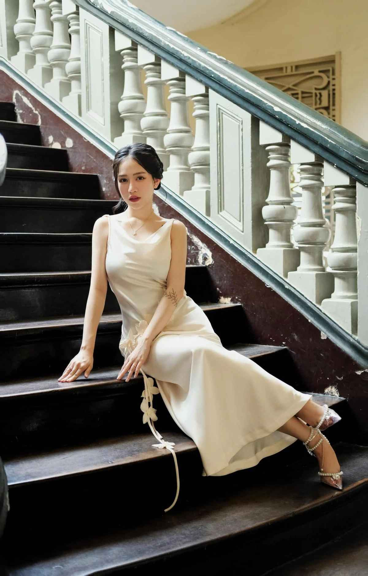 Trải qua 5 năm kết hôn, tổ ấm của con gái đại gia Minh Nhựa và chồng hạnh phúc, tràn ngập tiếng cười khi các con lần lượt là Jayden, Jayla, Jayson chào đời.