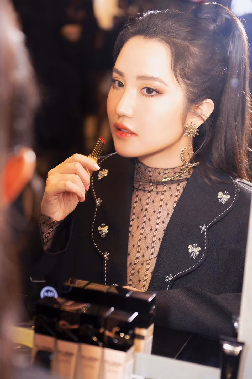 Trên trang cá nhân, những chia sẻ trước đó của Primmy về cuộc sống bỉm sữa. Ngay từ khi mới sinh xong, cô đã nhận được nhiều lời khen vì nhan sắc xinh đẹp