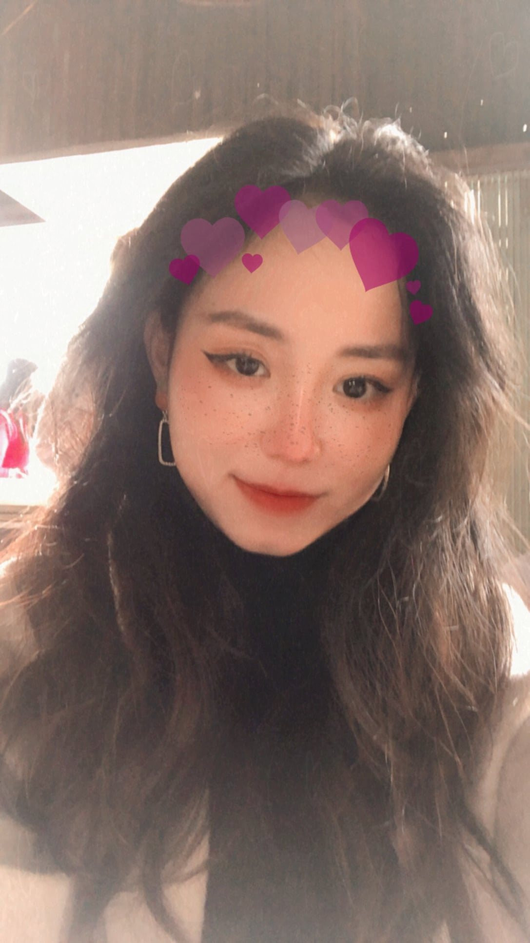 Mới đây, Minh Thu xuất hiện trong chương trình “Đấu trường Siêu Việt”. Có phần chững chạc hơn ngày trước, nhưng nhan sắc của hiện tượng mạng 9X vẫn nhận được nhiều lời khen ngợi từ khán giả.