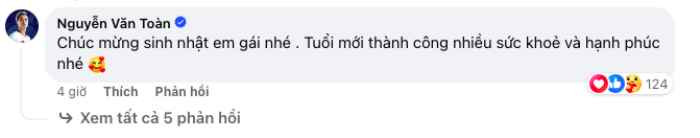 Theo đó, nam cầu thủ viết: "Chúc mừng sinh nhật em gái nhé. Tuổi mới thành công nhiều sức khoẻ và hạnh phúc nhé".