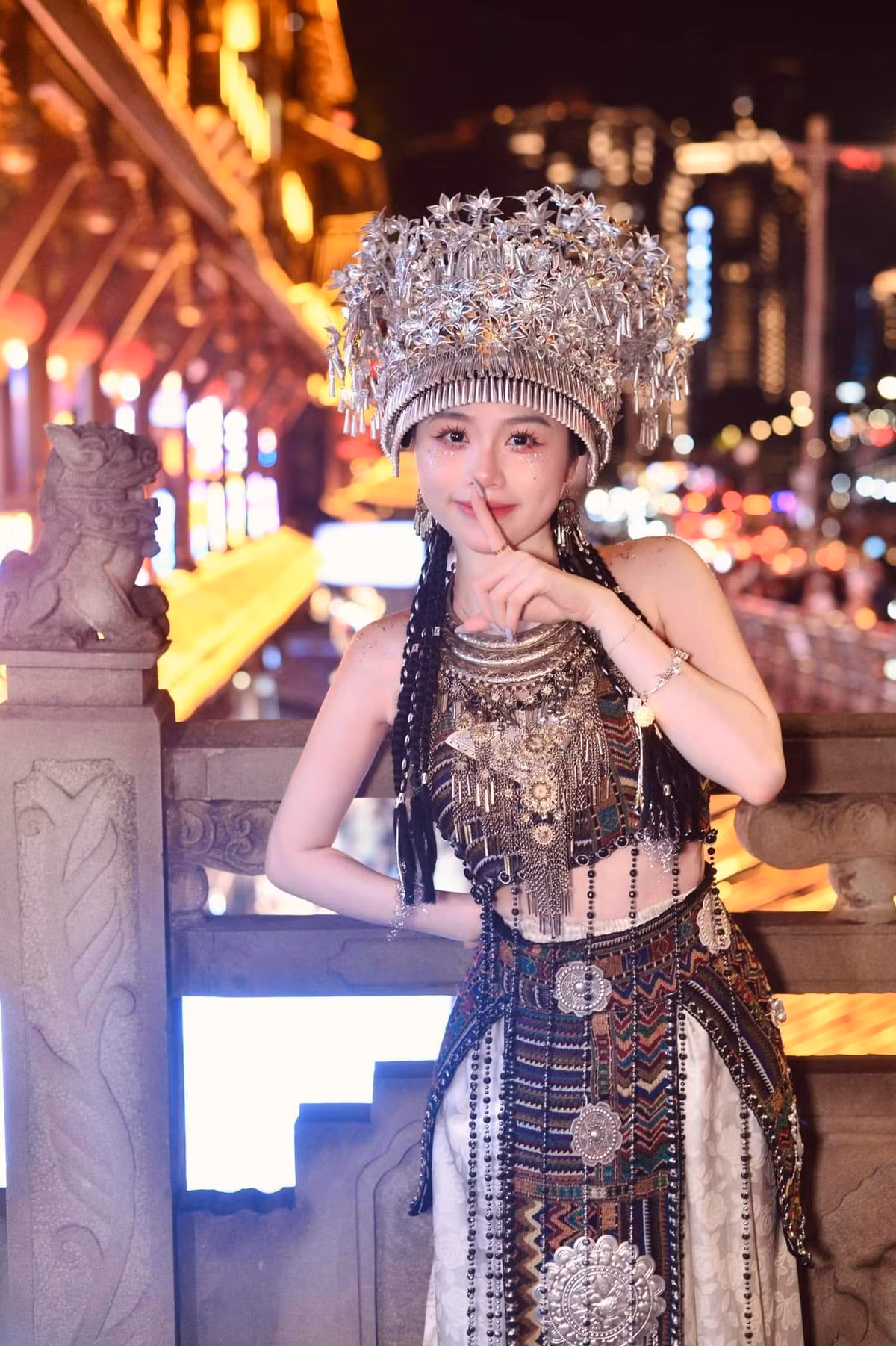 Dưới bài viết của Huỳnh Anh, nhiều người dành lời khen cho sắc vóc của bạn gái cũ Quang Hải.