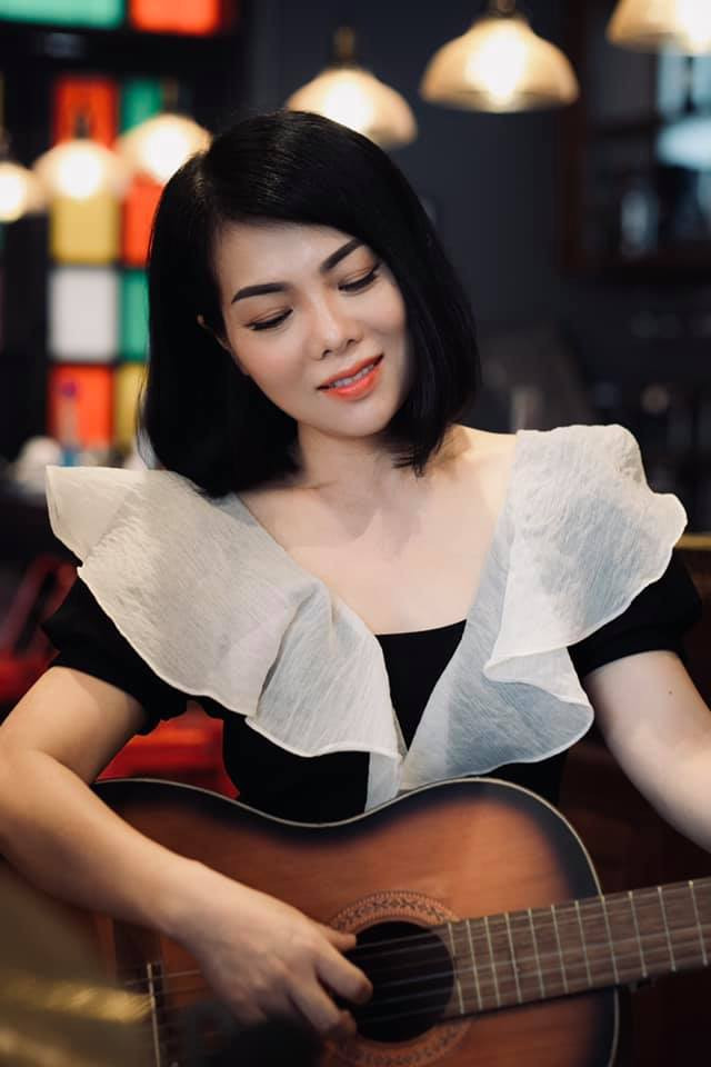 Có nhiều thời gian dành cho mình, MC Bạch Dương được khen ngày càng trẻ đẹp.