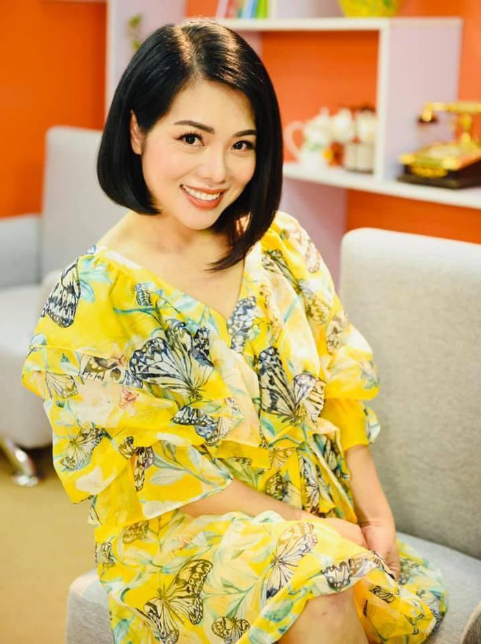 Năm 2017, MC Bạch Dương nghỉ biên chế ở VTV (nhưng vẫn cộng tác) vì muốn dành nhiều thời gian hơn cho các con.