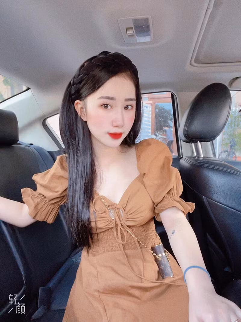 Tiểu Hý từng bị đồn: Giật chồng, công khai quảng cáo kem trộn, dính tin đồn là dân chơi, lộ clip nhạy cảm,...