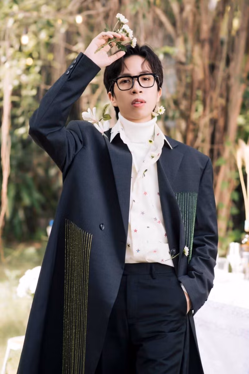 9 năm liền sau đó, ViruSs phải làm nhiều công việc tay chân như đánh giày, phục vụ, lao công,... để mưu sinh qua ngày.