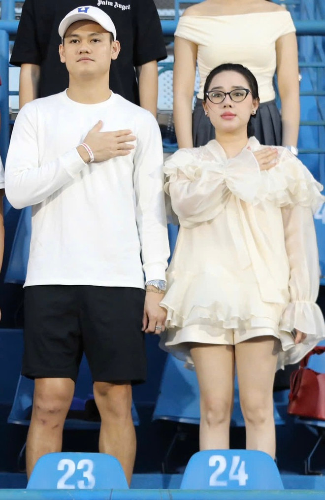 Tuy nhiên, thời gian gần đây nàng WAG sinh năm 1995 có sự thay đổi rõ rệt về ngoại hình.