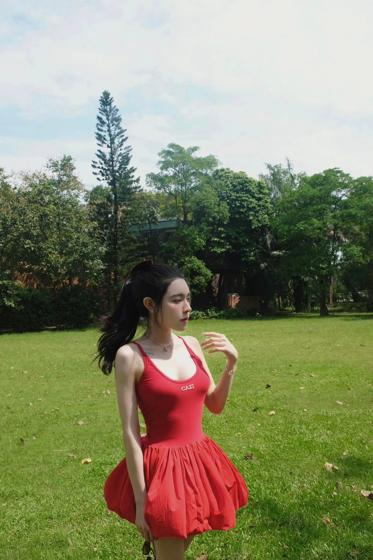 Bạn gái Vũ Văn Thanh là Trần Bích Hạnh, sinh năm 1993, được mệnh danh là "hot girl phòng gym". Cô nàng sở hữu chiều cao cùng số đo 3 vòng nổi bật.