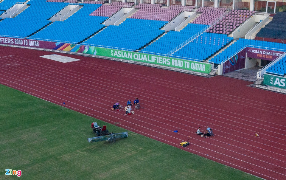 Sau buổi làm việc của Thứ trưởng Bộ Văn hóa, Thể thao và Du lịch Hoàng Đạo Cương cùng Liên đoàn Bóng đá Việt Nam và Khu Liên hợp Thể thao Quốc gia Mỹ Đình, công tác tu bổ, sửa chữa sân Mỹ Đình được gấp rút triển khai.