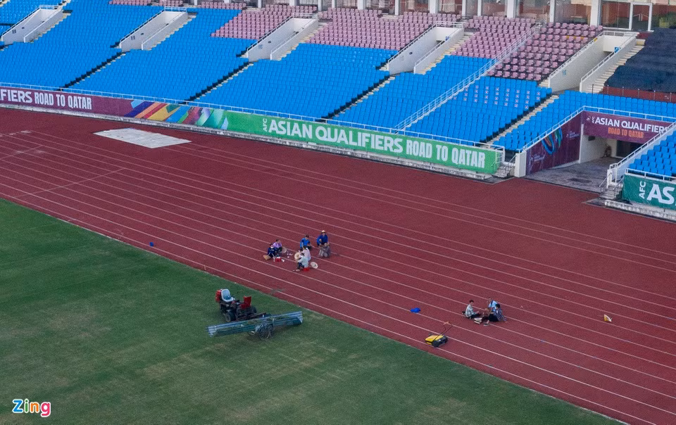 Sau buổi làm việc của Thứ trưởng Bộ Văn hóa, Thể thao và Du lịch Hoàng Đạo Cương cùng Liên đoàn Bóng đá Việt Nam và Khu Liên hợp Thể thao Quốc gia Mỹ Đình, công tác tu bổ, sửa chữa sân Mỹ Đình được gấp rút triển khai.