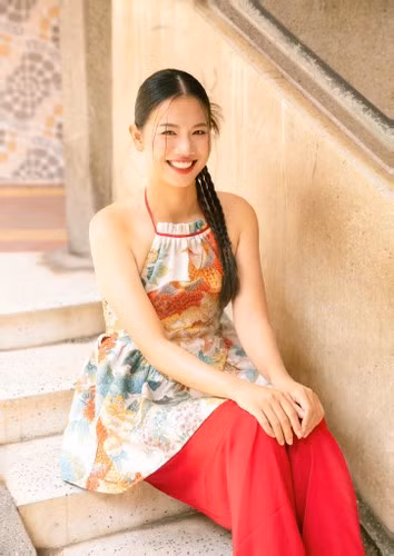 Trên trang cá nhân, Ánh Viên khoe những góc ảnh vô cùng nữ tính.