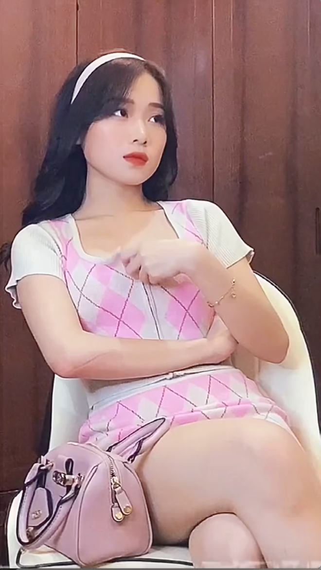 Đào Mai Anh (SN 2001) là một trong những hot girl RMIT được chú ý trên MXH.