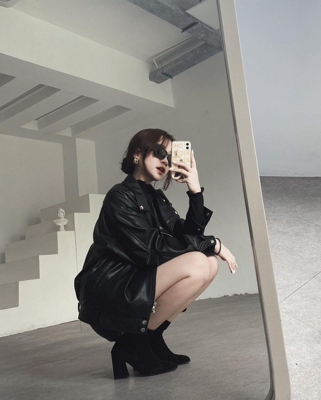 Trả lời cho bình luận này, Mai Anh phán luôn một câu xanh rờn: "Vui thôi bạn ơi chứ bố mẹ mình cũng giàu" và nhận về nhiều sự đồng tình của dân mạng.