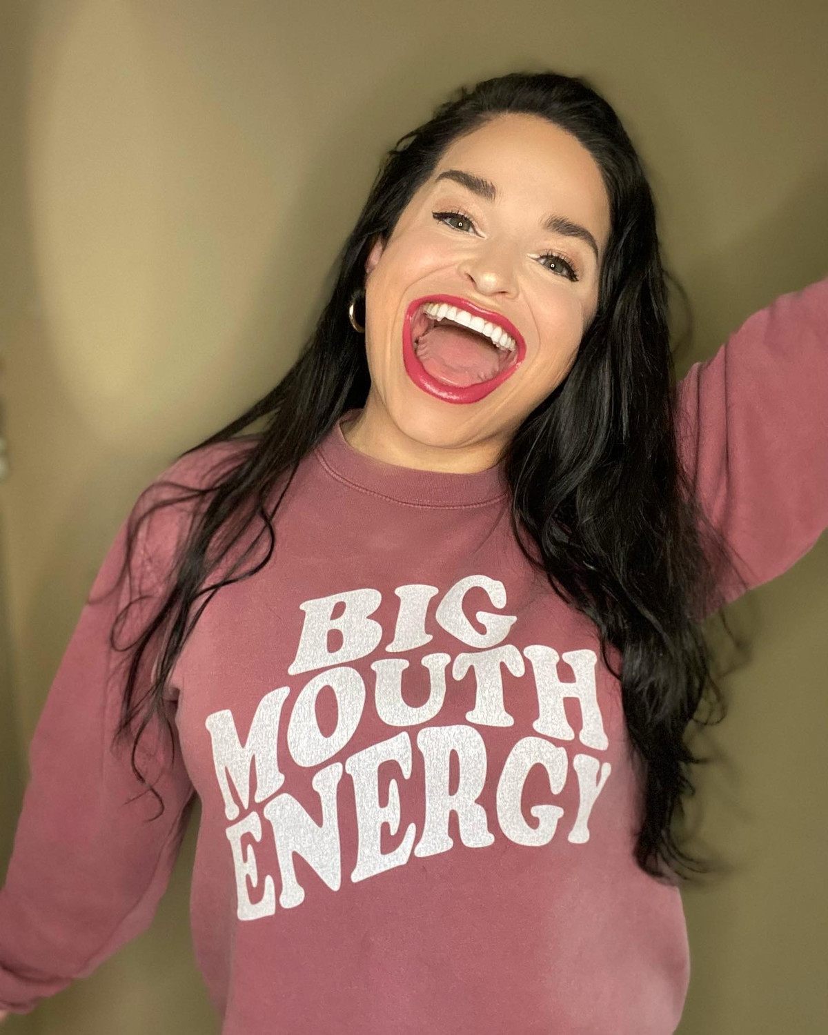 Samantha chia sẻ, lần gần nhất cô đo kích thước khuôn miệng của mình là rộng gần 90 cm và chiều dài 10,16 cm.