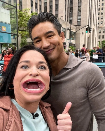 Được biết hiện tượng mạng này đã thu hút được 740.000 người theo dõi trên nền tảng Tik Tok trong thời gian phong tỏa vì dịch COVID-19.