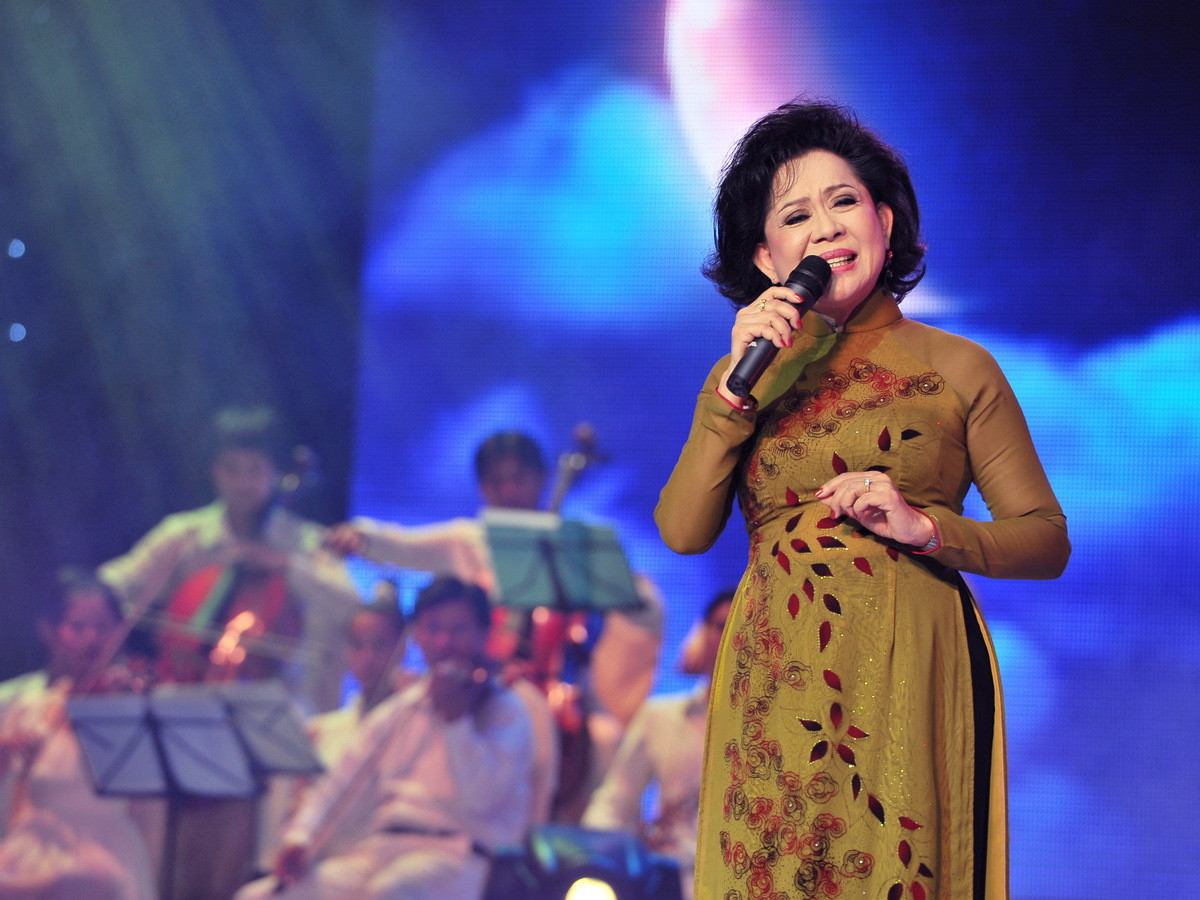 Hon nhan cua danh ca Giao Linh ben nguoi chong tung 3 doi vo