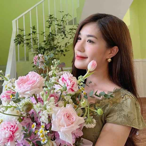 Chưa rõ định hướng của Thảo Anh trong thời gian tới là gì nhưng người hâm mộ không ngừng hy vọng cô nàng sẽ dành nhiều thời gian stream hơn, chơi game, giao với fan lâu năm sau một thời gian "ở ẩn".