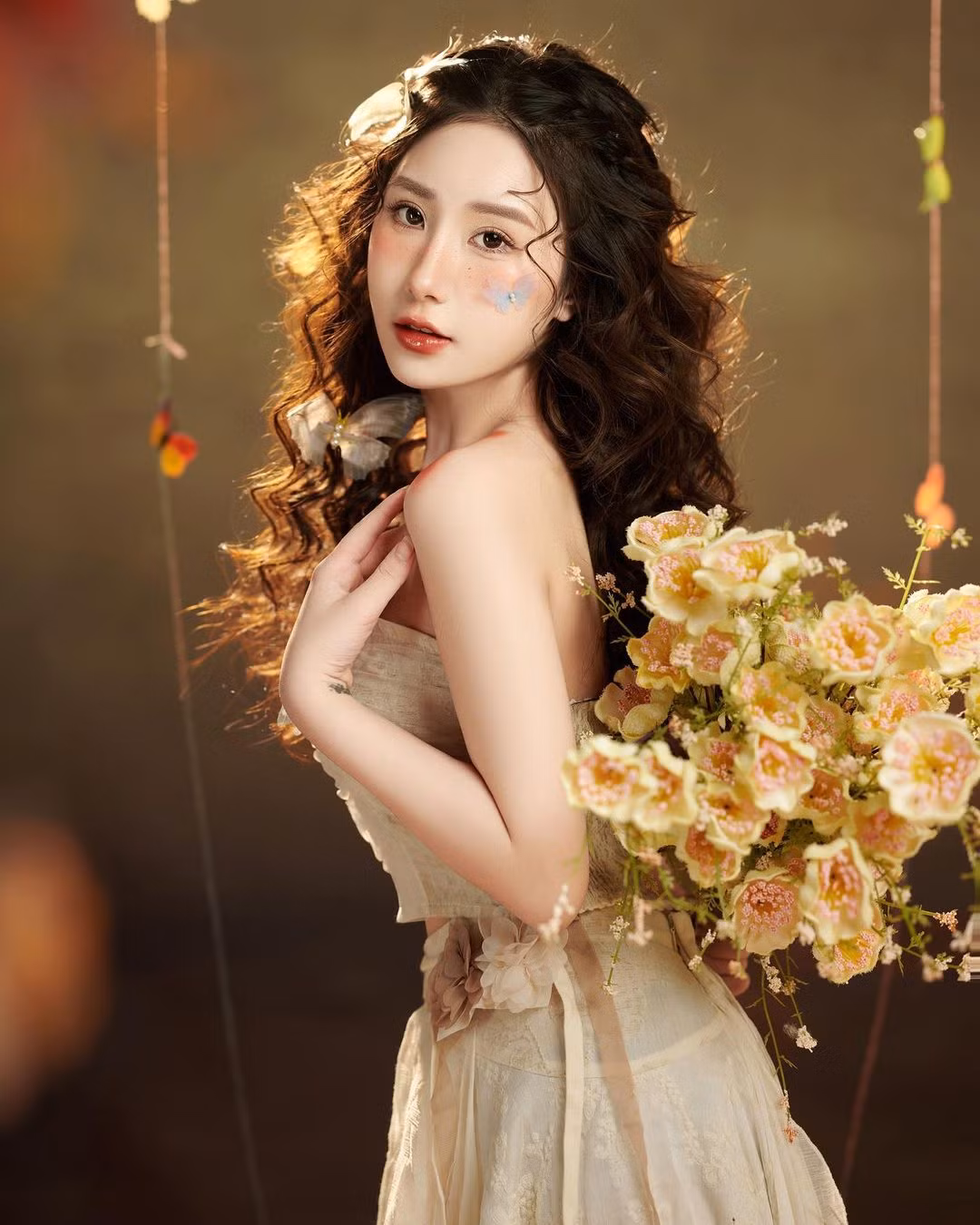 Thực tế, hình ảnh của Tiểu Hý giờ đây được nhận xét là khác nhiều so với thời điểm mới nổi tiếng.