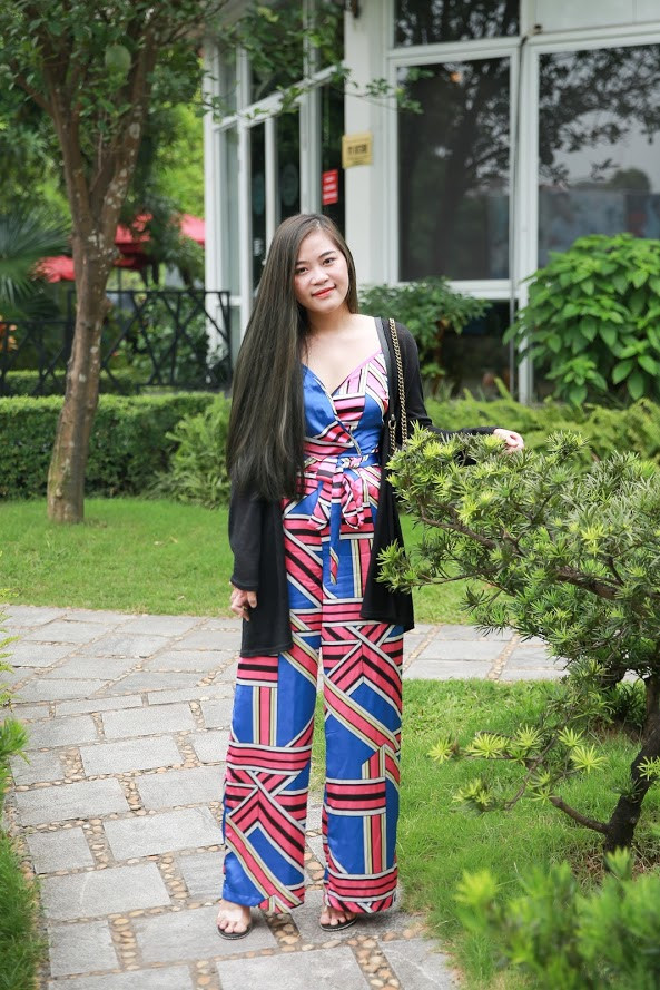 Do bị bỏng toàn thân không tự chăm sóc được, tay chân bị biến dạng nên cuộc sống của Trang Milk bị đảo lộn hoàn toàn. Mẹ cô bạn phải ngày đêm không ngủ, nghỉ làm 2 năm để chăm sóc cho con gái.