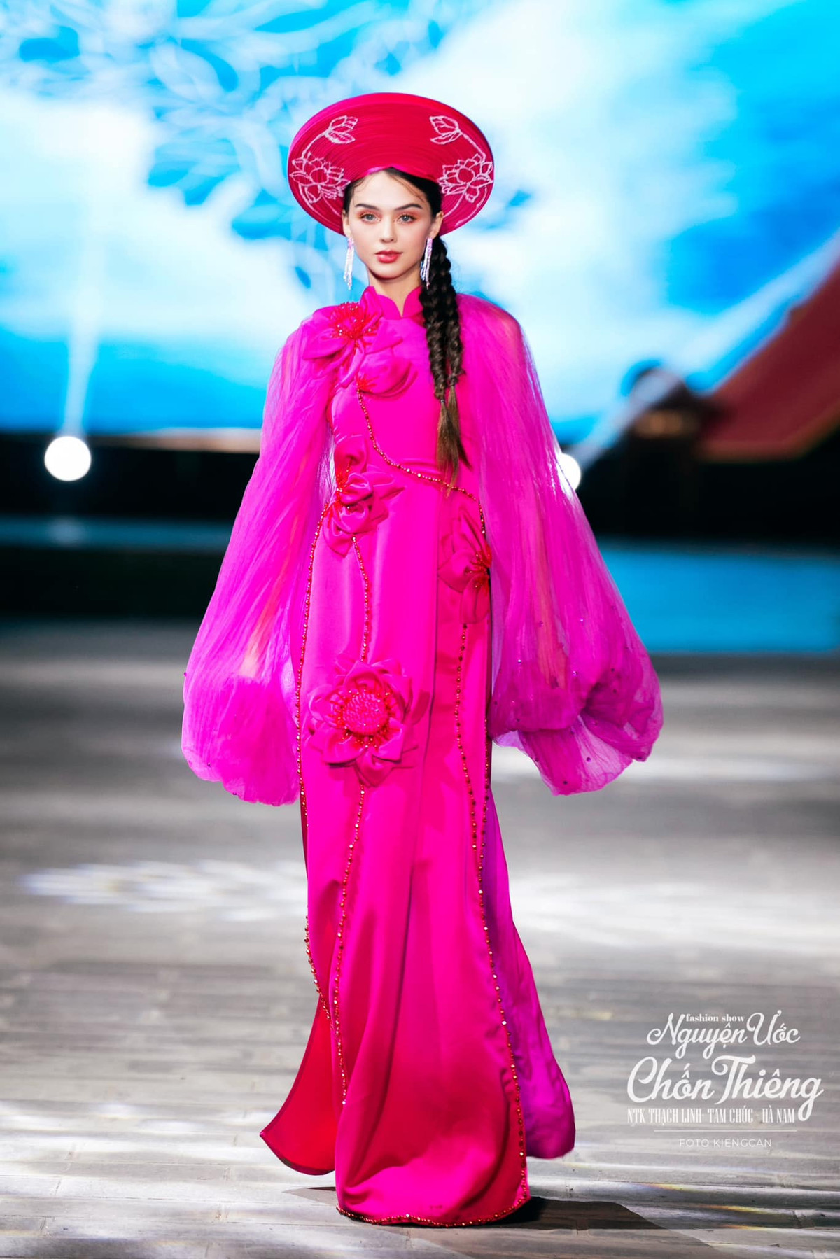 Dù khá bận rộn với công việc người mẫu, bà xã Bùi Tiến Dũng vẫn giành thời gian cho gia đình nhỏ.