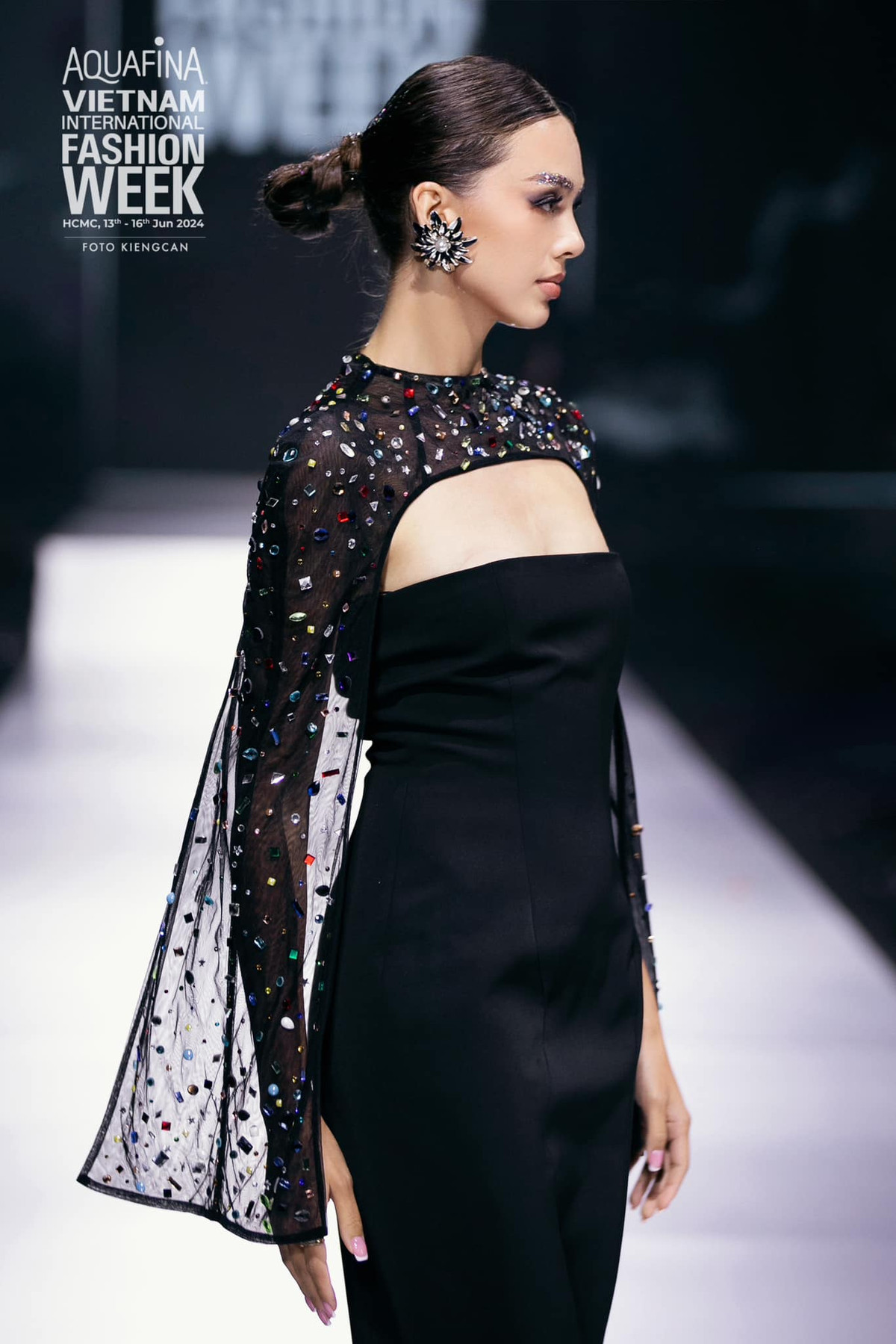 Công việc người mẫu của vợ Bùi Tiến Dũng vẫn phát triển tốt khi cô chuyển về Việt Nam sống.