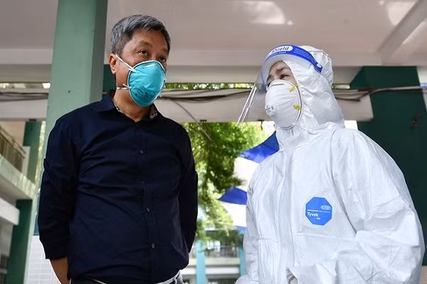 Nguyên nhân khiến số lượng bệnh nhân COVID-19 ở TP.HCM tăng nhanh Nguyen nhan khien so luong benh nhan COVID-19 o TP.HCM tang nhanh