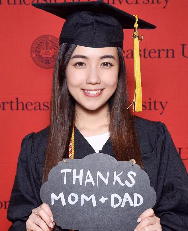 Sau khi nổi tiếng,Mie đột ngột dừng mọi hoạt động nghệ thuật để sang Mỹ du học ngành Kịch nghệ, chuyên ngành Diễn xuất tại trường Northeastern University. Vừa qua, cô đã tốt nghiệp loại giỏi tại trường đại học nói trên và tiếp tục hoàn thành bậc cao học chuyên ngành truyền thông.