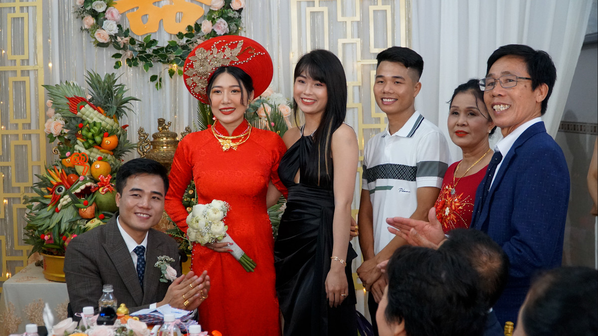 Hồi hộp trước ngày cưới và mất ngủ nguyên đêm nhưng cô dâu của đám cưới cổ tích với chú rể không chân vẫn cảm thấy bản thân “tràn đầy năng lượng”.