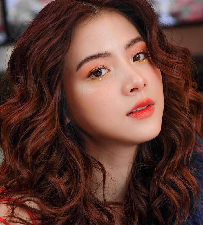 Baifern Pimchanok có một sự khởi đầu năm 2019 đầy thành công với bộ phim điện ảnh thứ 12 trong sự nghiệp diễn xuất của mình.