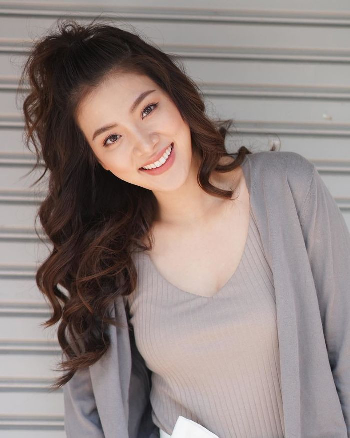 Năm 2019, sau 10 năm Baifern Pimchanok trở lại và lợi hại hơn xưa với một siêu phẩm mang tên Friend Zone đánh dấu cú lột xác ngoạn mục của chính cô nàng.