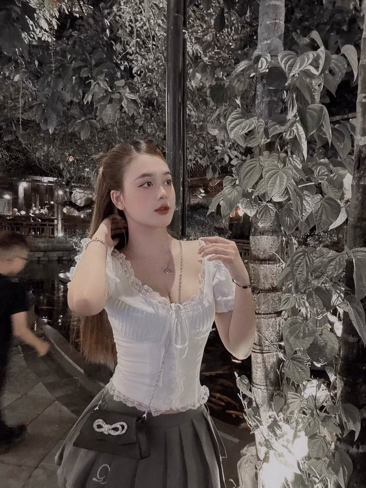 Bà xã của chàng trung vệ gốc xứ Thanh đang là một trong những nàng WAG “hot” nhất của giới cầu thủ U23 Việt Nam.